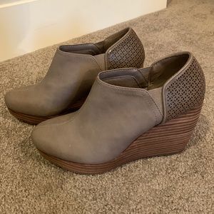 Dr. Scholls Womens booties, size 7.5